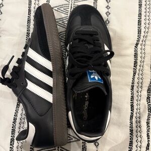 Black adidas samba